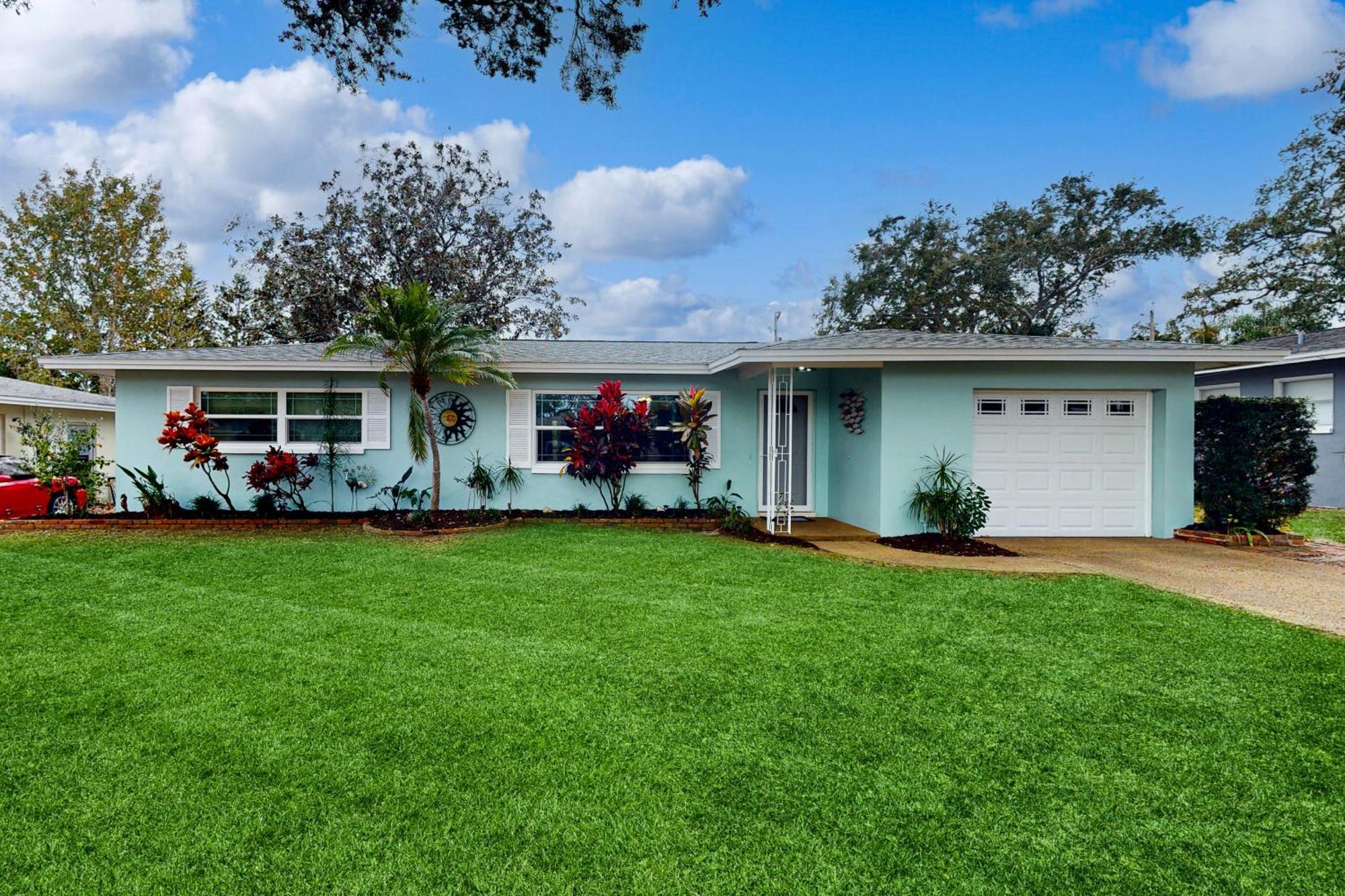 Relax In Retro Villa Clearwater Exterior photo
